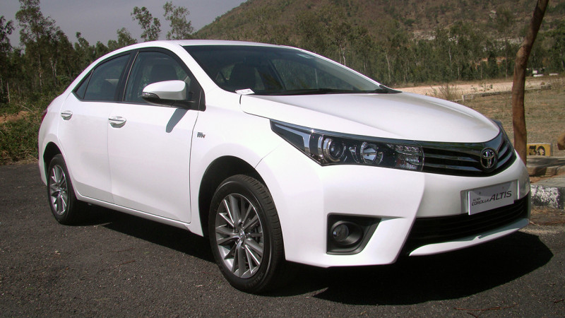 Toyota Corolla Altis Images 12