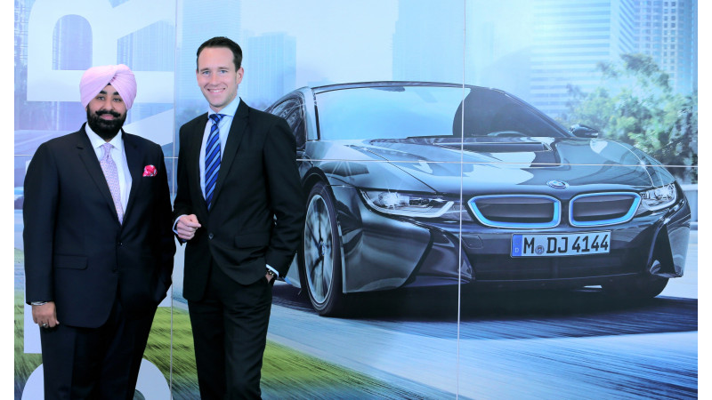 BMW inaugurates a new showroom in Delhi NCR | CarTrade