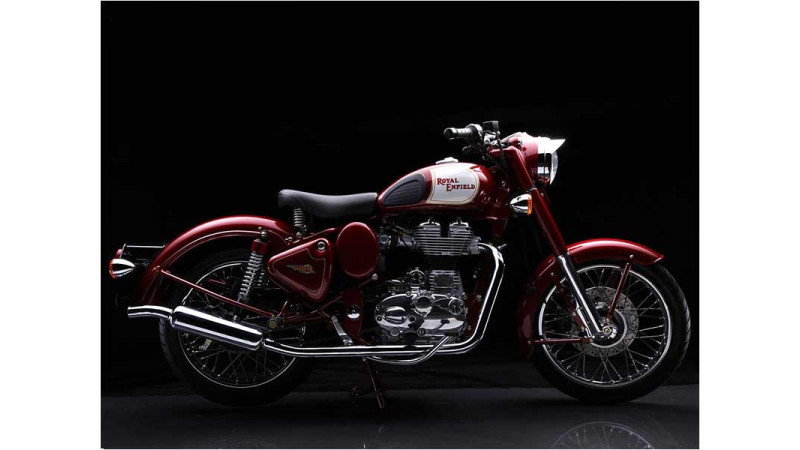 Clash of Thumpers Royal Enfield Classic 500 Vs Harley 