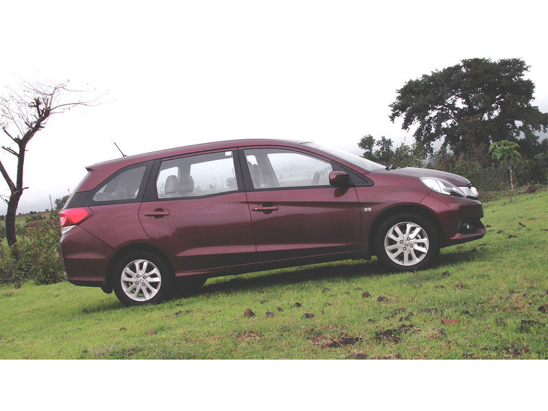  Honda  Mobilio  Petrol  Diesel MT Vs Datsun GO Plus Petrol  